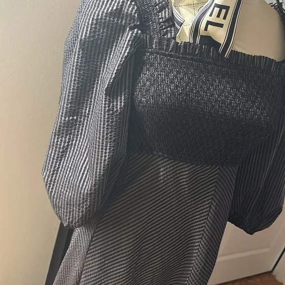 GANNI
Check Seersucker Dress - Picture 9 of 16